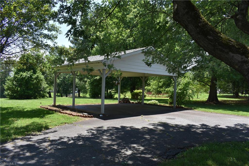 1058 CC Camp Road Elkin, NC 28621 - Photo 4 of 23 Gallery Image 4