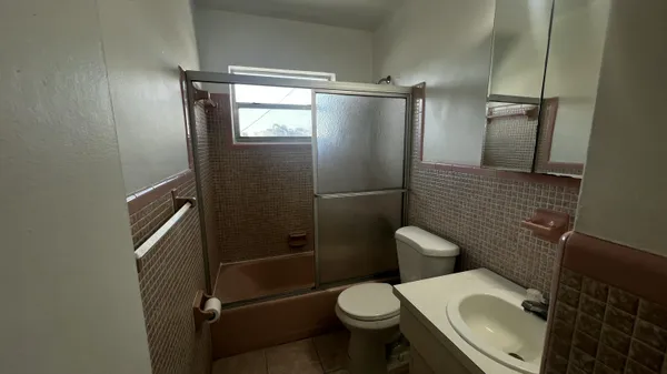 $1,650 | 13 Northeast 2nd Avenue, Unit 201, Dania Beach, FL 33004