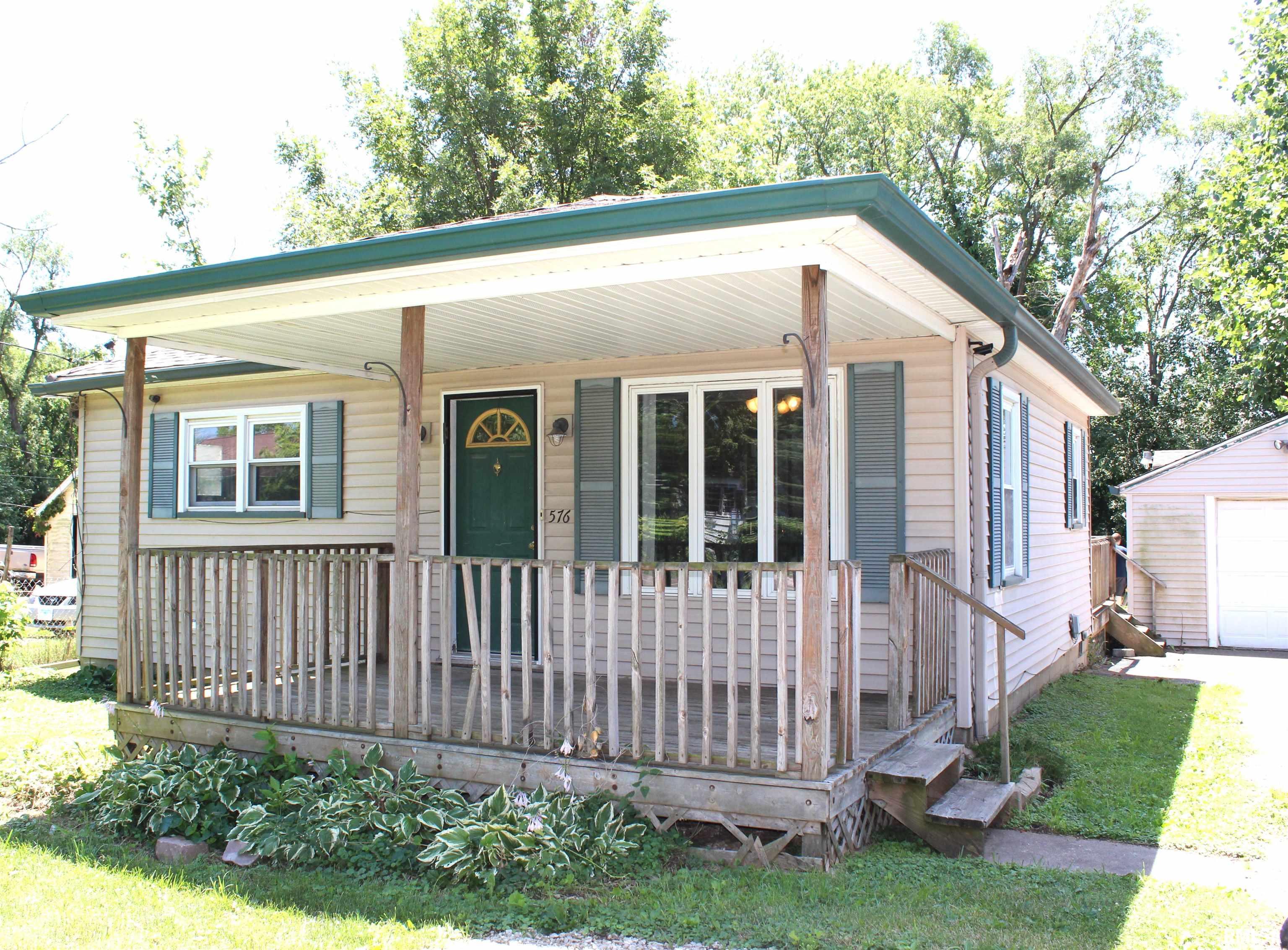 576 Dempsey Street Creve Coeur, IL 61610 - Photo 2 of 18