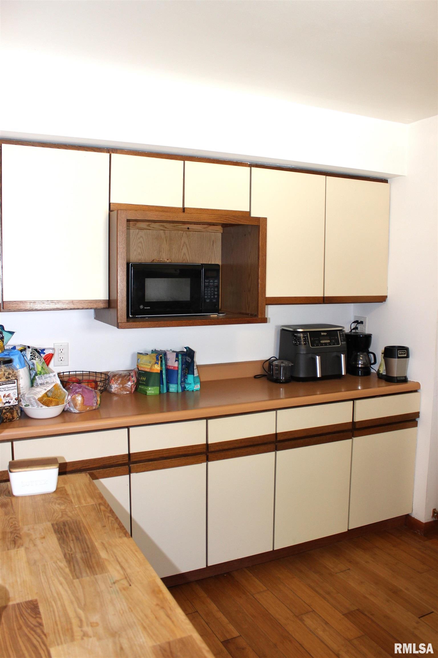 576 Dempsey Street Creve Coeur, IL 61610 - Photo 8 of 18