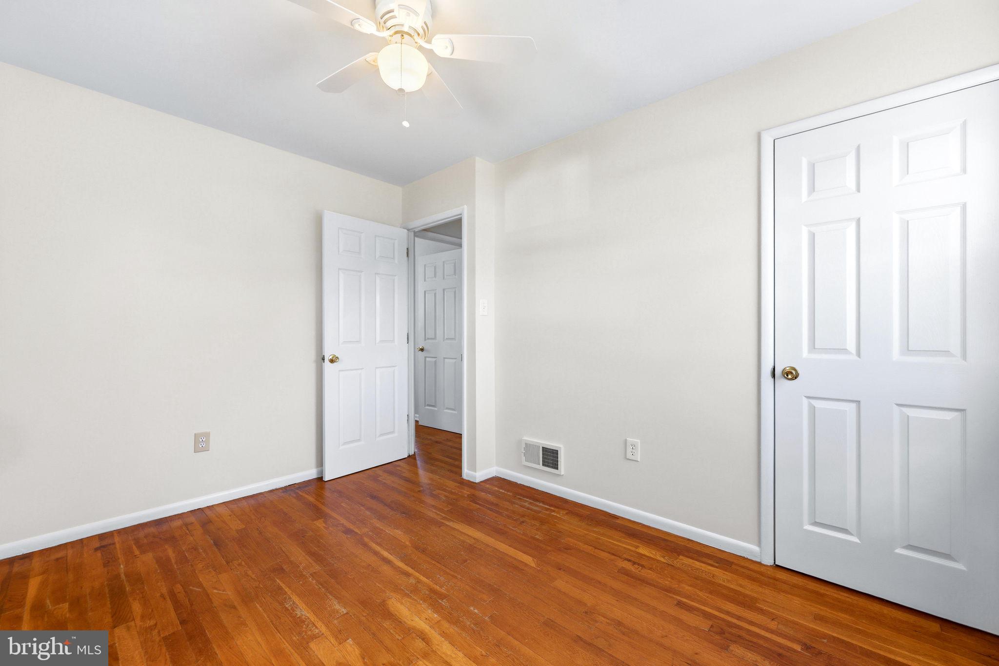 941 Homberg Avenue Baltimore, MD 21221 - Photo 20 of 34 Third bedroom