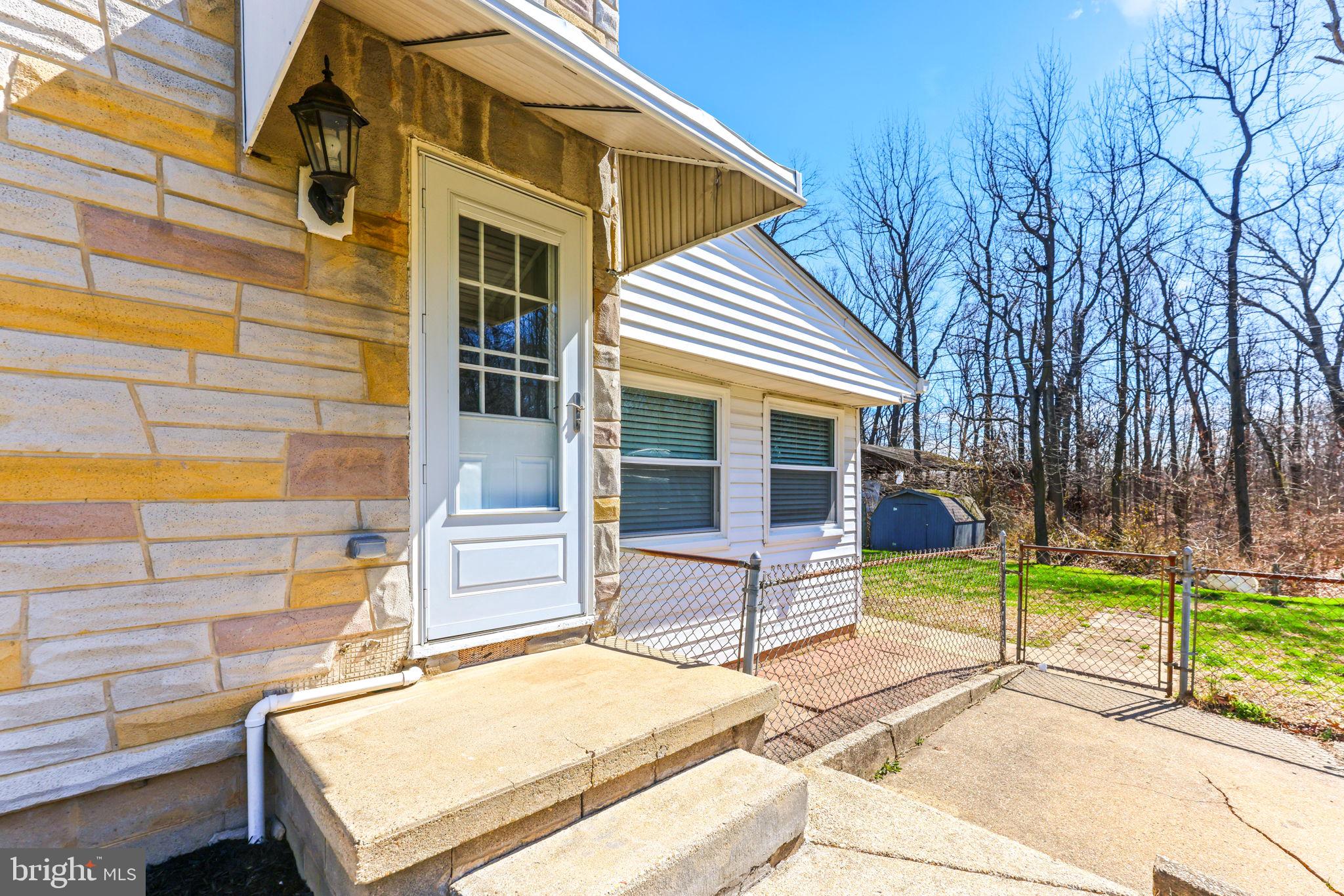 941 Homberg Avenue Baltimore, MD 21221 - Photo 24 of 34 Side of home