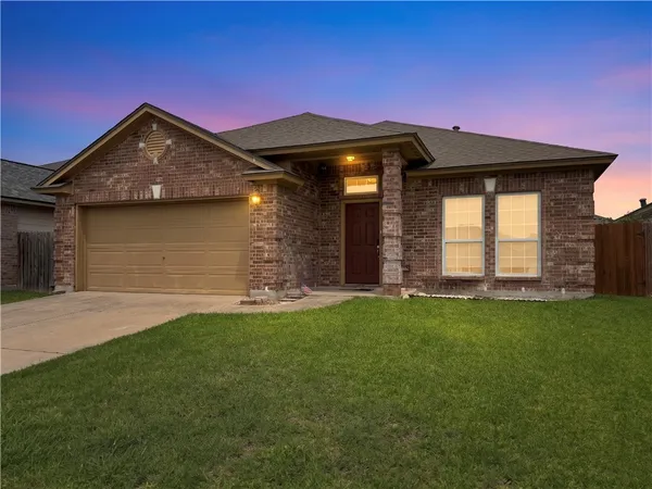 $285,500 | 1131 Imperial Street, Portland, TX 78374