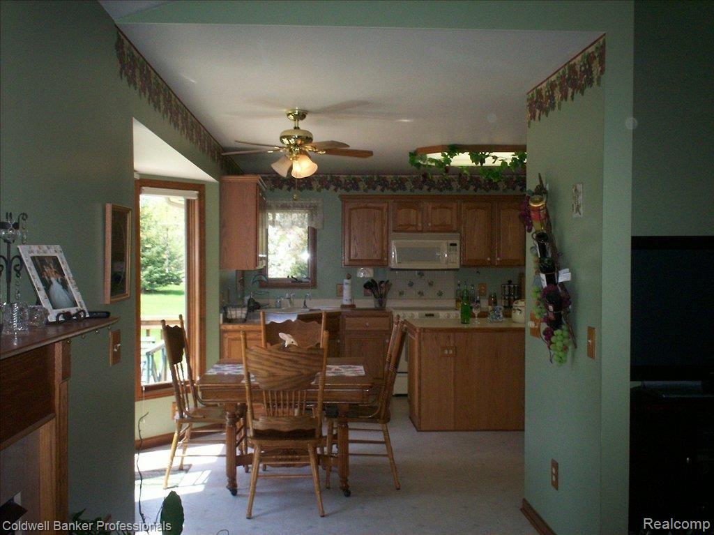 3515 Lippincott Road Lapeer, MI 48446 - Photo 8 of 12 Dinning Room
