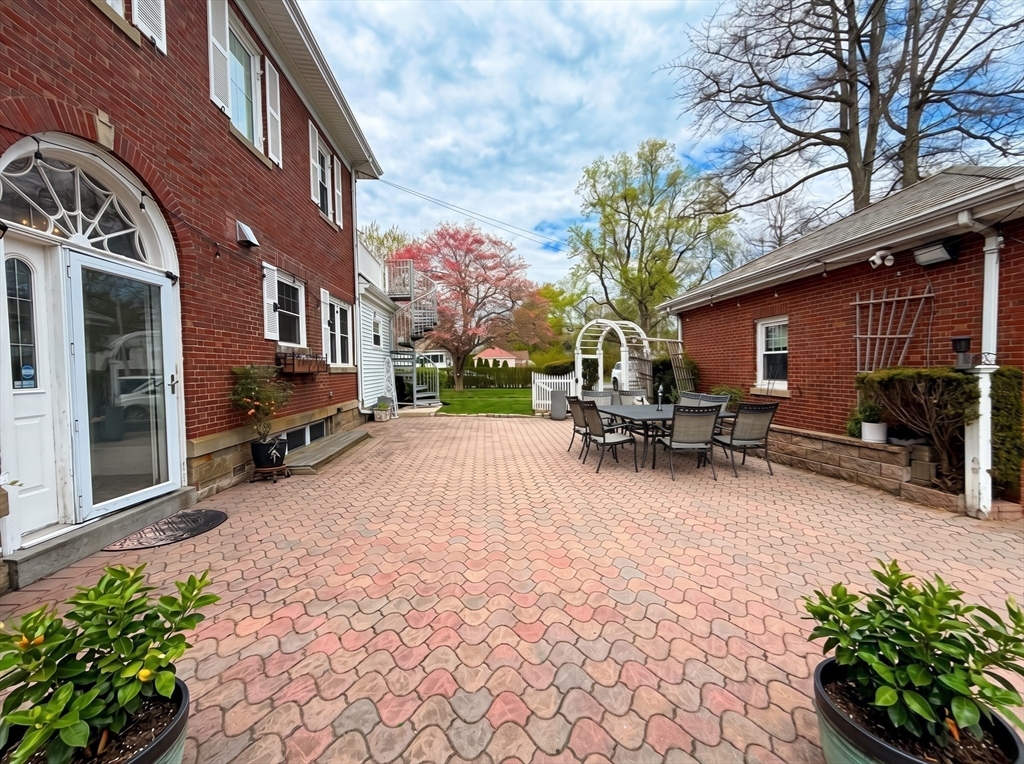 115 Hawthorn Road Braintree, MA 02184 - Photo 35 of 37