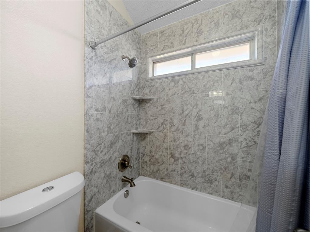 741 Aspen Court Allen, TX 75002 - Photo 31 of 40 Updated bath tubs and shower