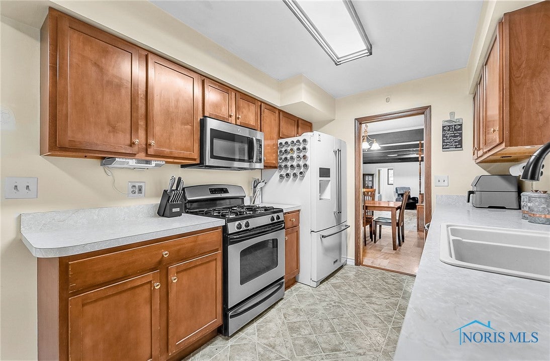 238 Richards Road Toledo, OH 43607 - Photo 10 of 25 Gallery Image 10