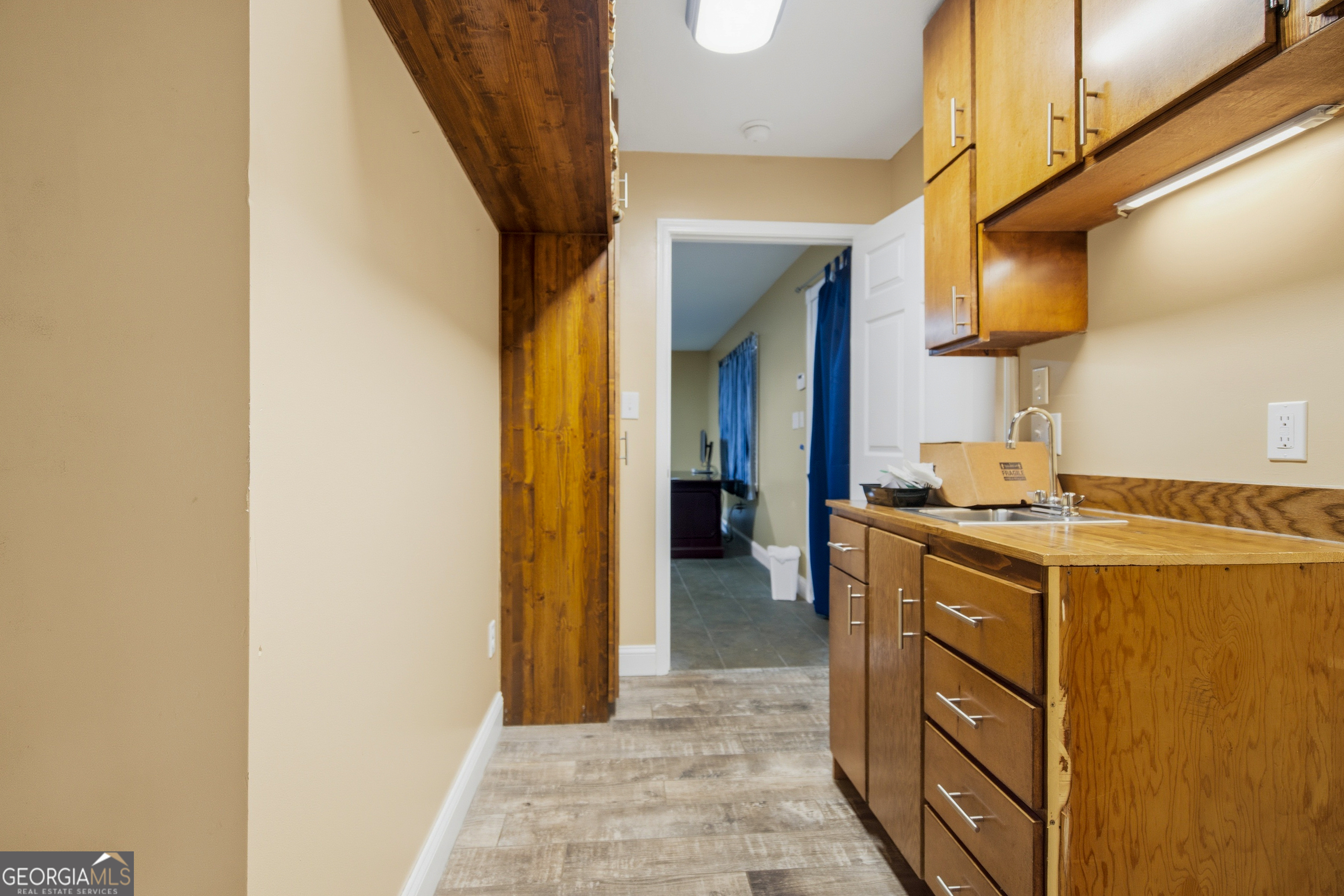 521 John Elliott Road McDonough, GA 30252 - Photo 23 of 35 office kitchenette