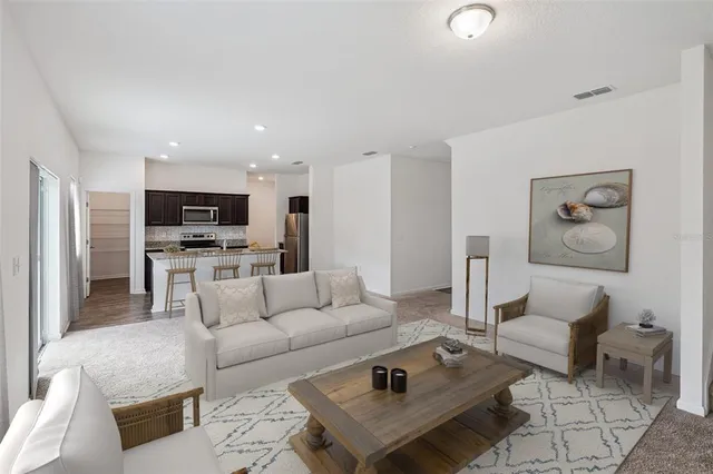 $2,400 | 16505 Cherry Landing Drive, Groveland, FL 34736