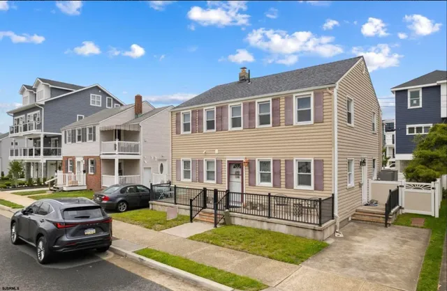 a house view with a outdoor space