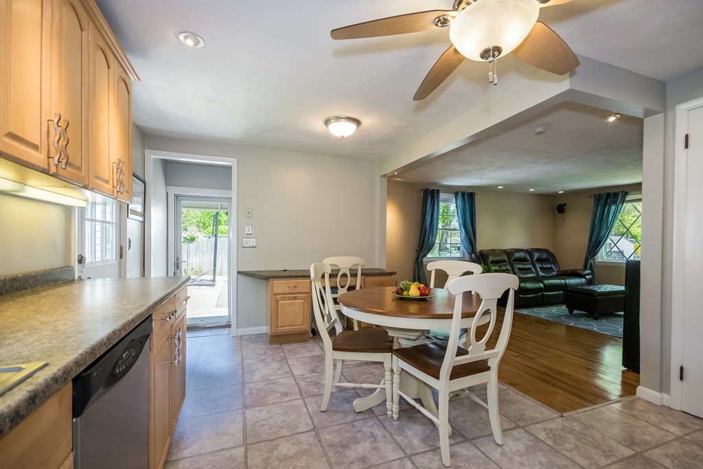 136 Tioga Street Springfield, MA 01128 - Photo 10 of 24 Gallery Image 10