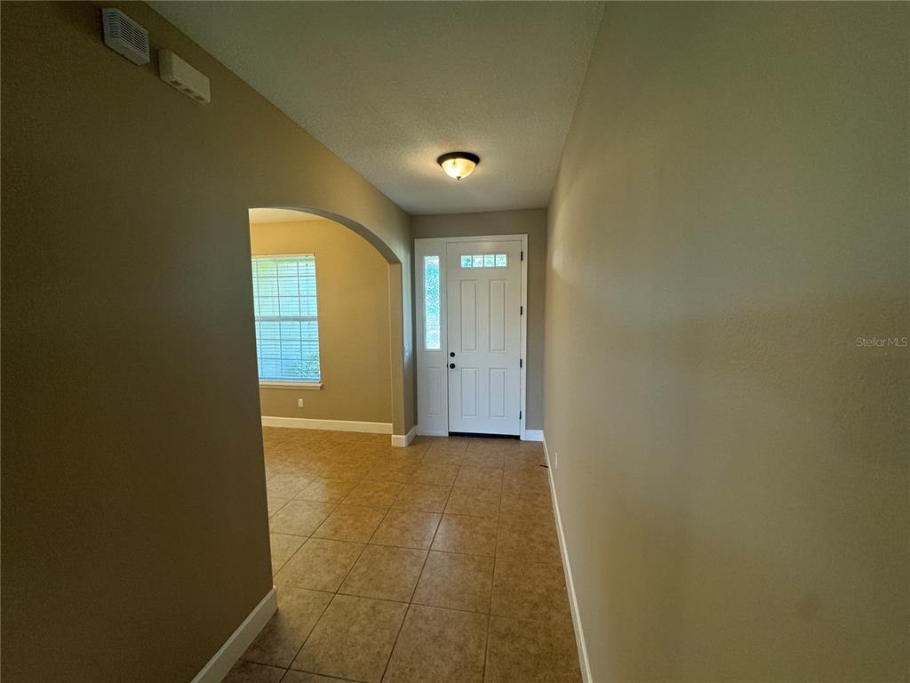 33844 Emerald Pond Loop Leesburg, FL 34788 - Photo 2 of 20