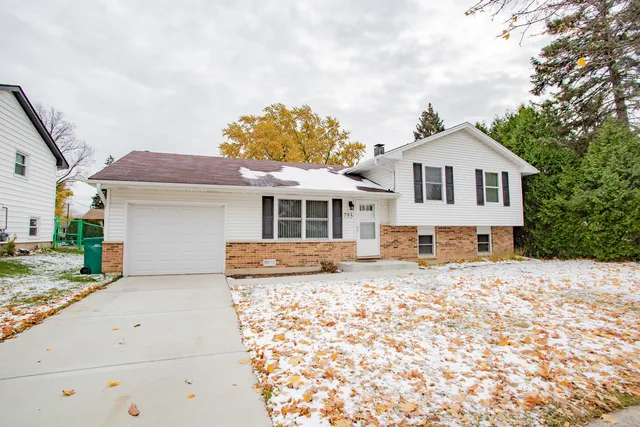$375,000 | 753 Patton Drive, Buffalo Grove, IL 60089