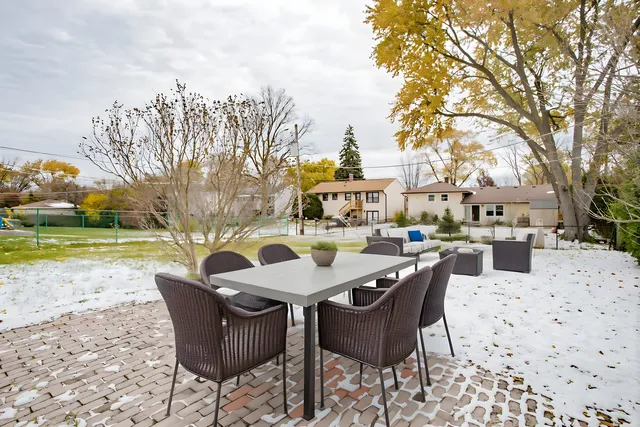 $375,000 | 753 Patton Drive, Buffalo Grove, IL 60089