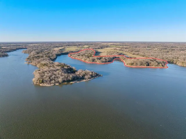 an ocean beach with an ocean view