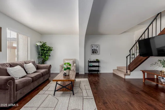 $2,500 | 811 East Eugie Avenue, Phoenix, AZ 85022