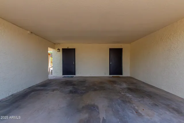 $2,500 | 811 East Eugie Avenue, Phoenix, AZ 85022