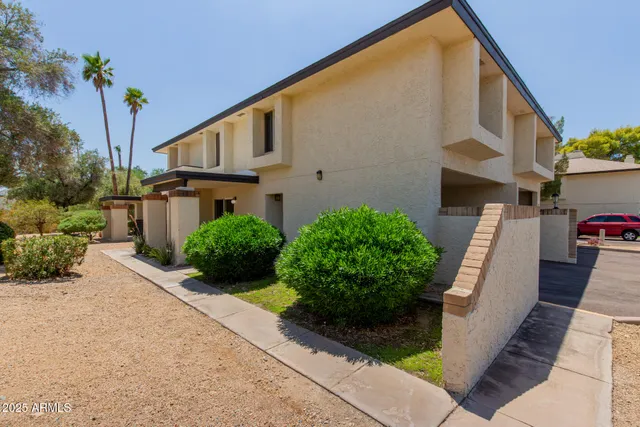 $2,500 | 811 East Eugie Avenue, Phoenix, AZ 85022