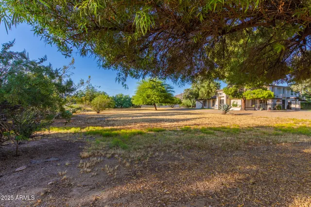 $2,500 | 811 East Eugie Avenue, Phoenix, AZ 85022