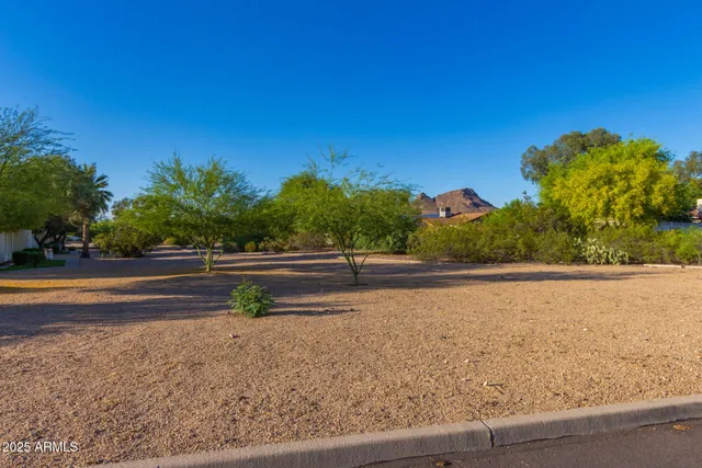 $2,500 | 811 East Eugie Avenue, Phoenix, AZ 85022