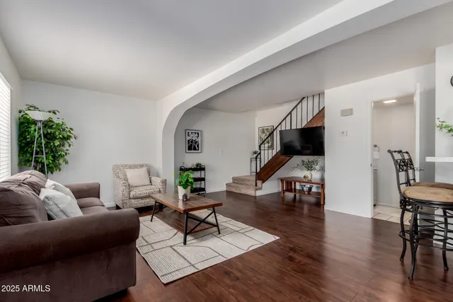 $2,500 | 811 East Eugie Avenue, Phoenix, AZ 85022