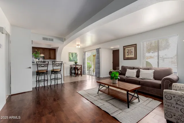 $2,500 | 811 East Eugie Avenue, Phoenix, AZ 85022