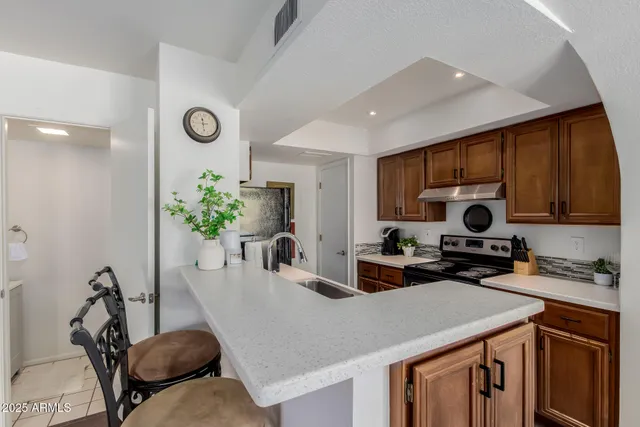 $2,500 | 811 East Eugie Avenue, Phoenix, AZ 85022