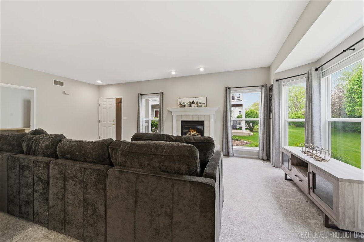 357 Ridge Road North Aurora, IL 60542 - Photo 7 of 31