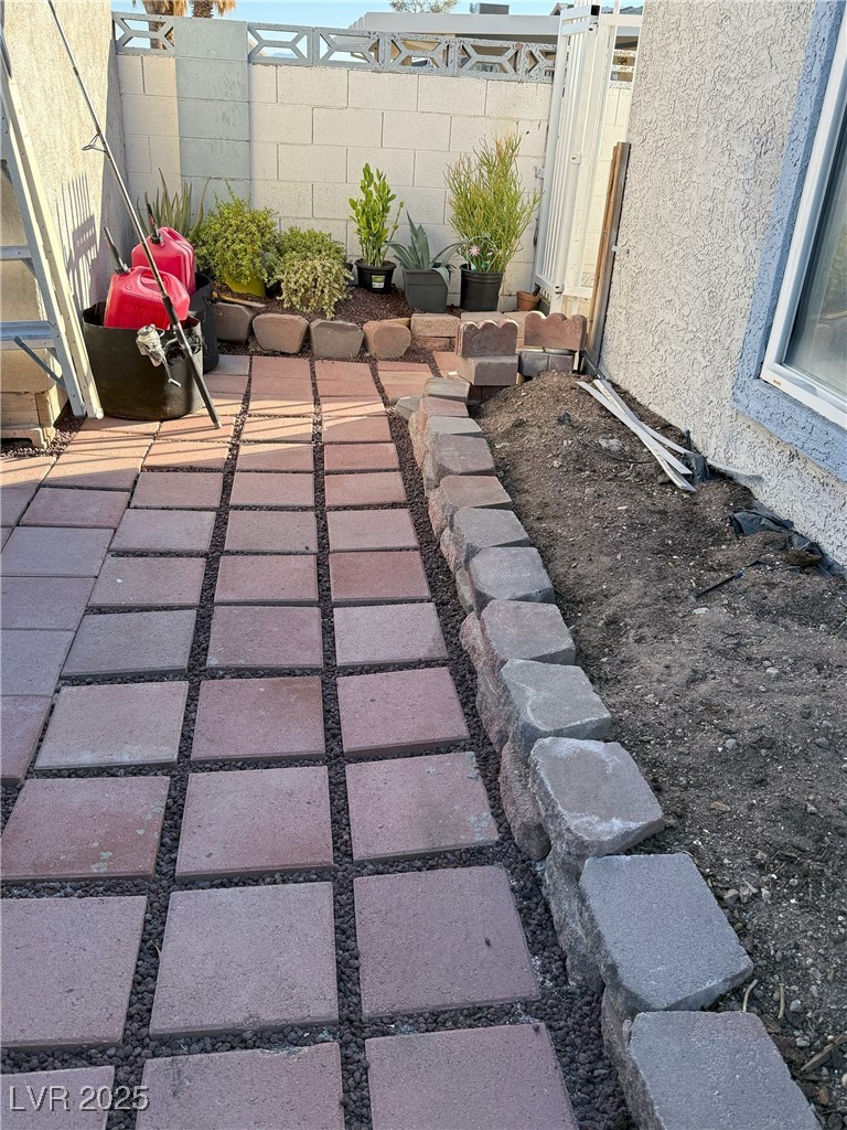 405 Longtree Avenue Henderson, NV 89011 - Photo 40 of 43