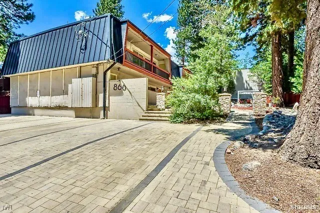 $2,579,900 | 866 Southwood Boulevard, Incline Village, NV 89451