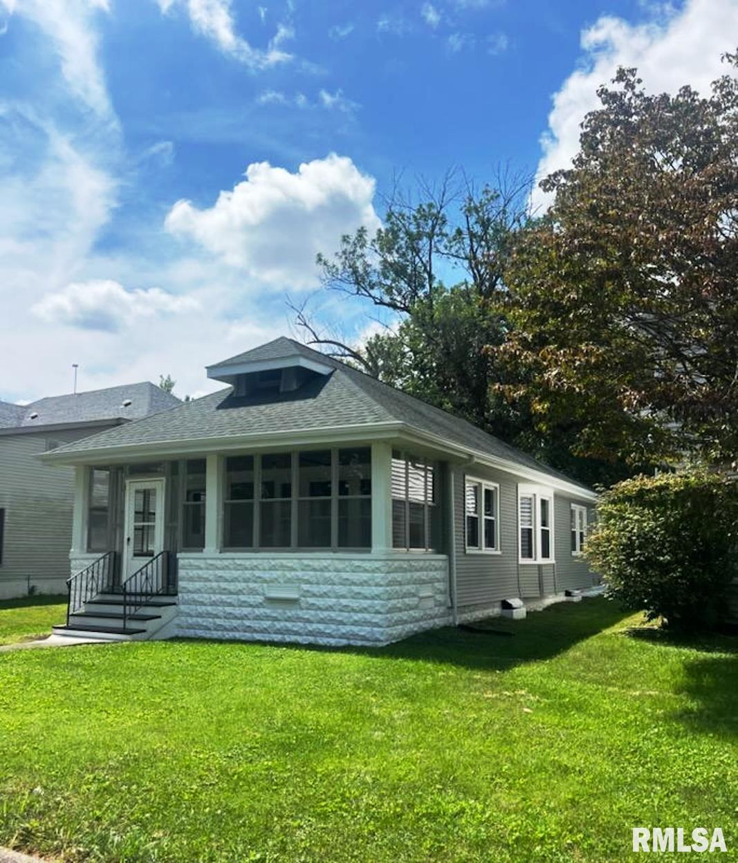 129 South Springfield Street Virden, IL 62690 - Photo 3 of 39