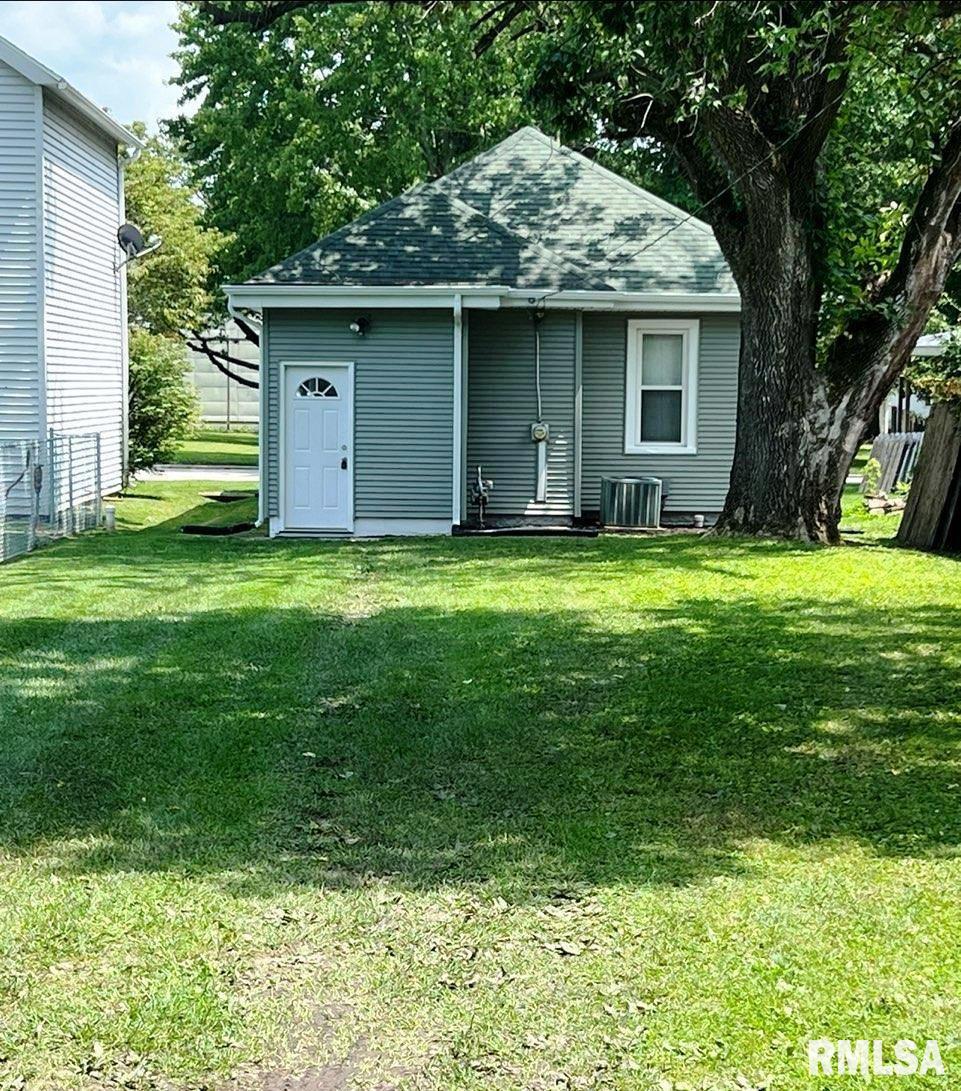 129 South Springfield Street Virden, IL 62690 - Photo 5 of 39