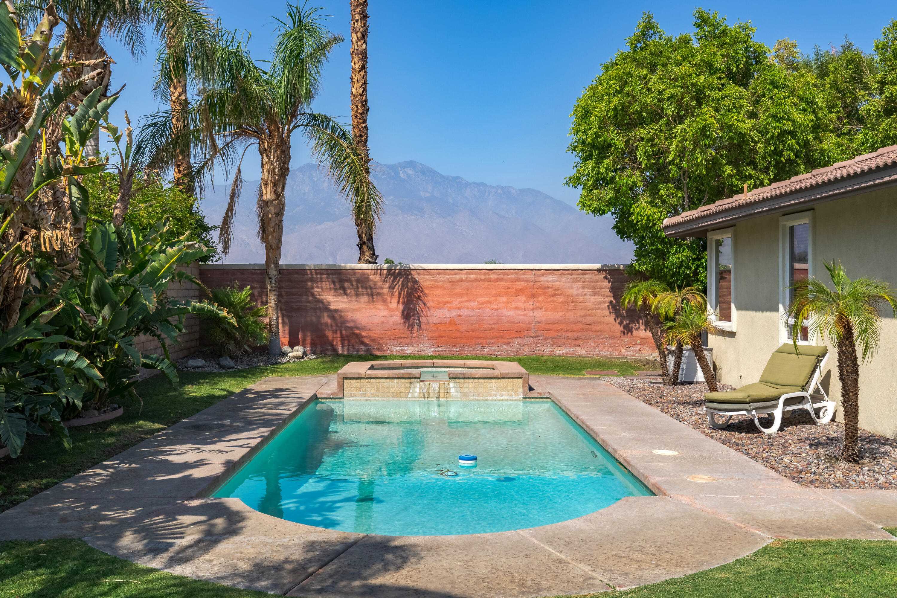 161 Via Siena Rancho Mirage, CA 92270 - Photo 18 of 44 Pool and spa