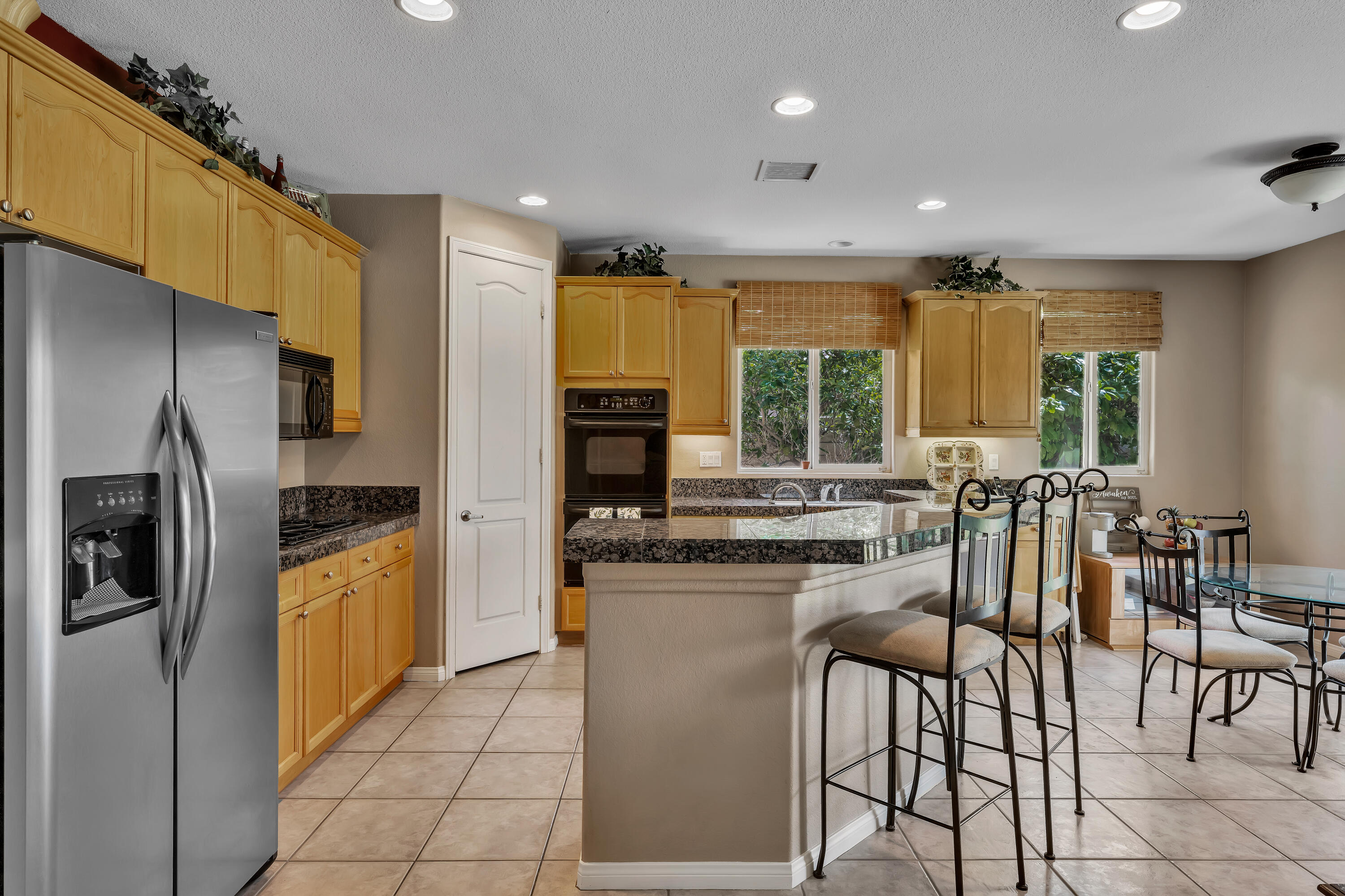 161 Via Siena Rancho Mirage, CA 92270 - Photo 31 of 44 Kitchen