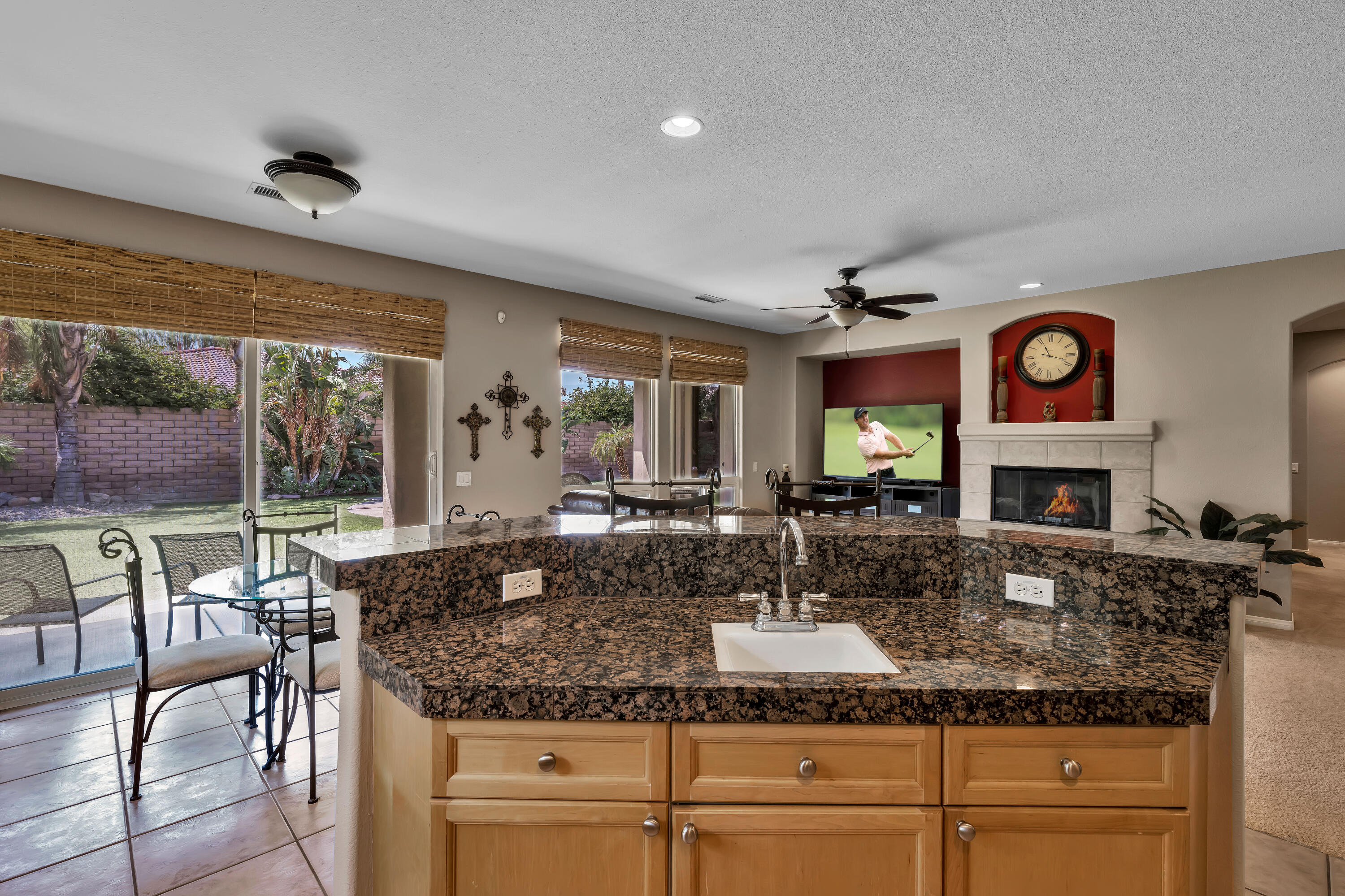 161 Via Siena Rancho Mirage, CA 92270 - Photo 34 of 44 Island