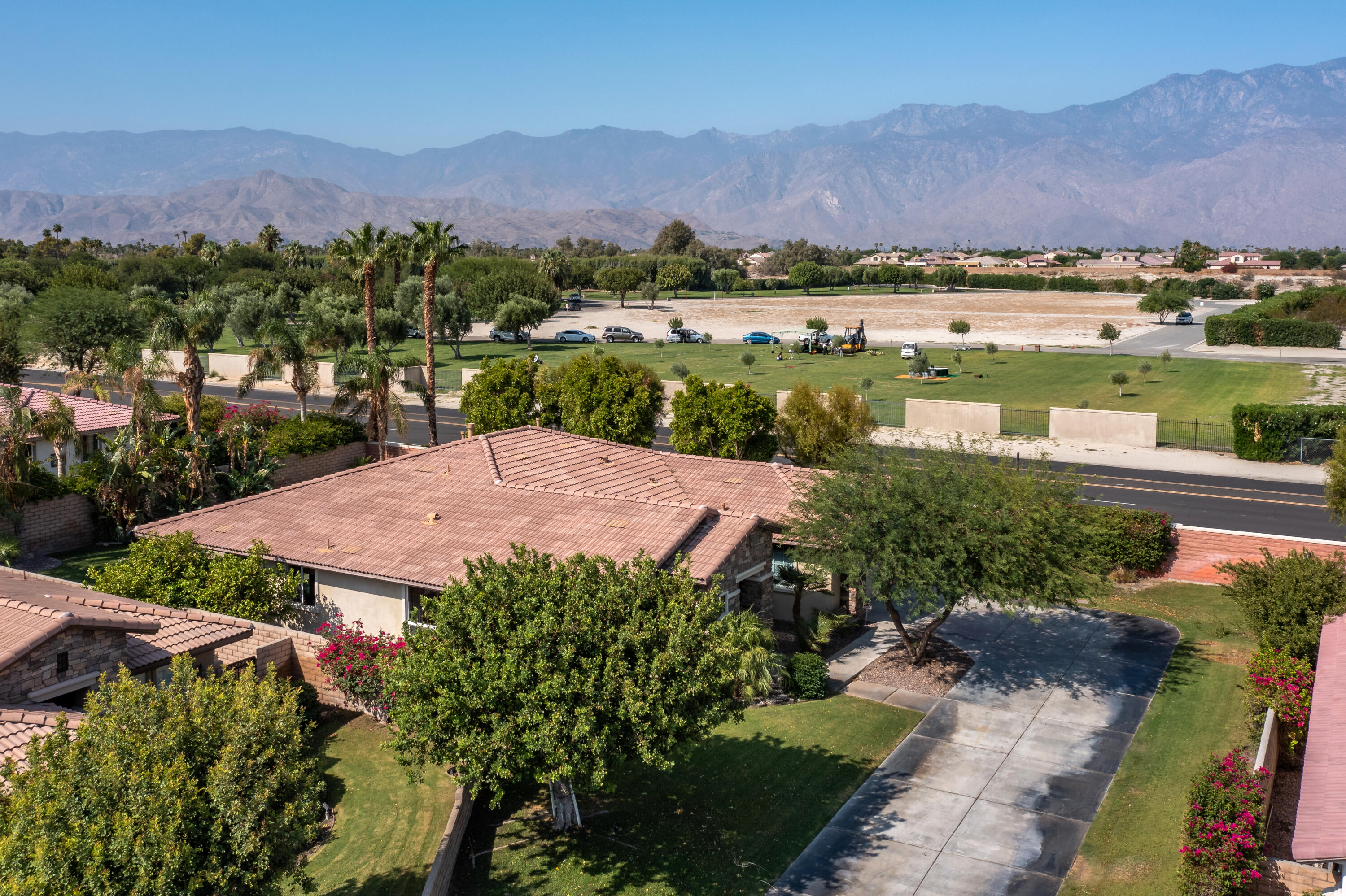 161 Via Siena Rancho Mirage, CA 92270 - Photo 5 of 44 Mature Landscaping