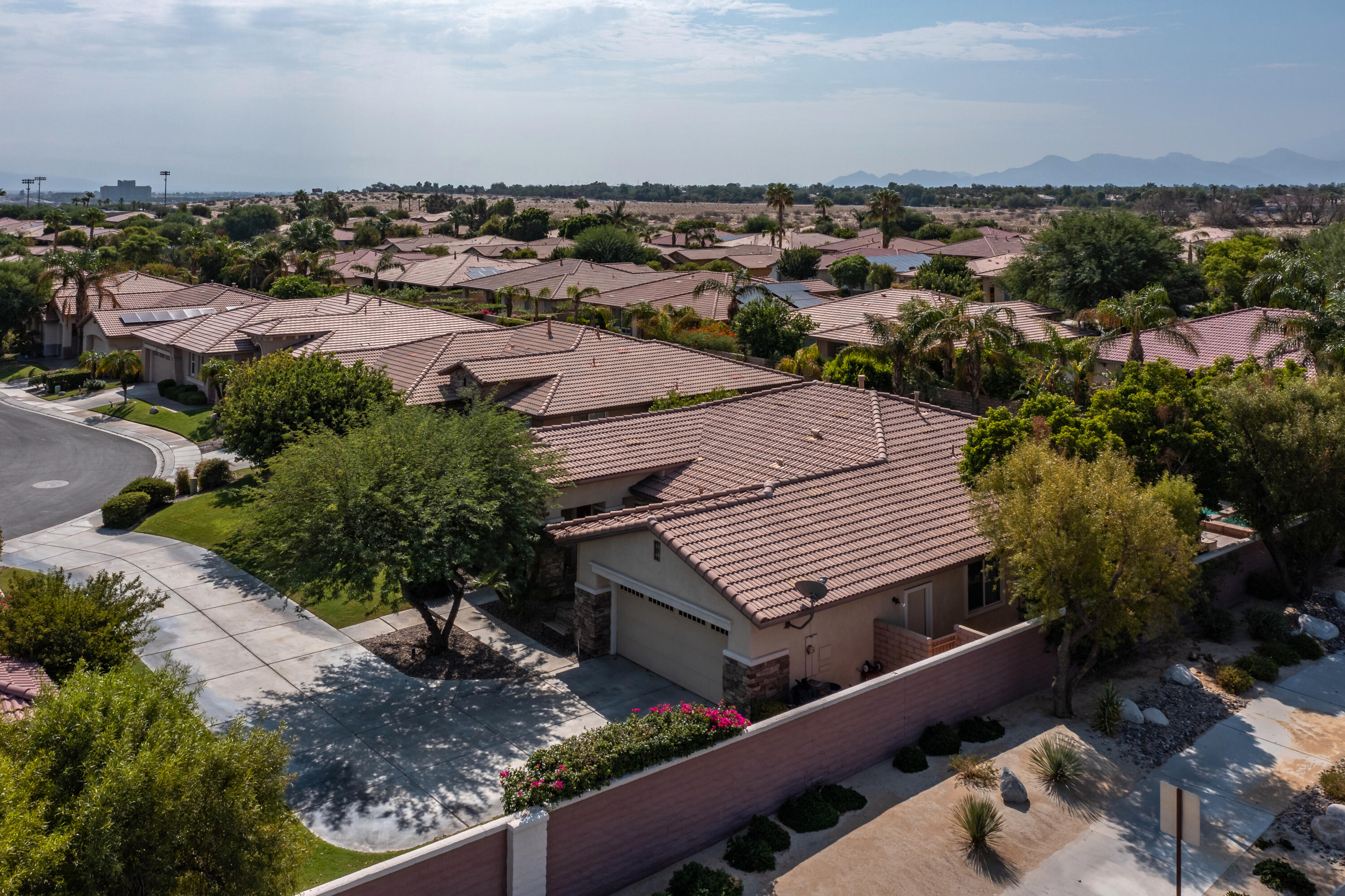 161 Via Siena Rancho Mirage, CA 92270 - Photo 8 of 44 Blockwalls