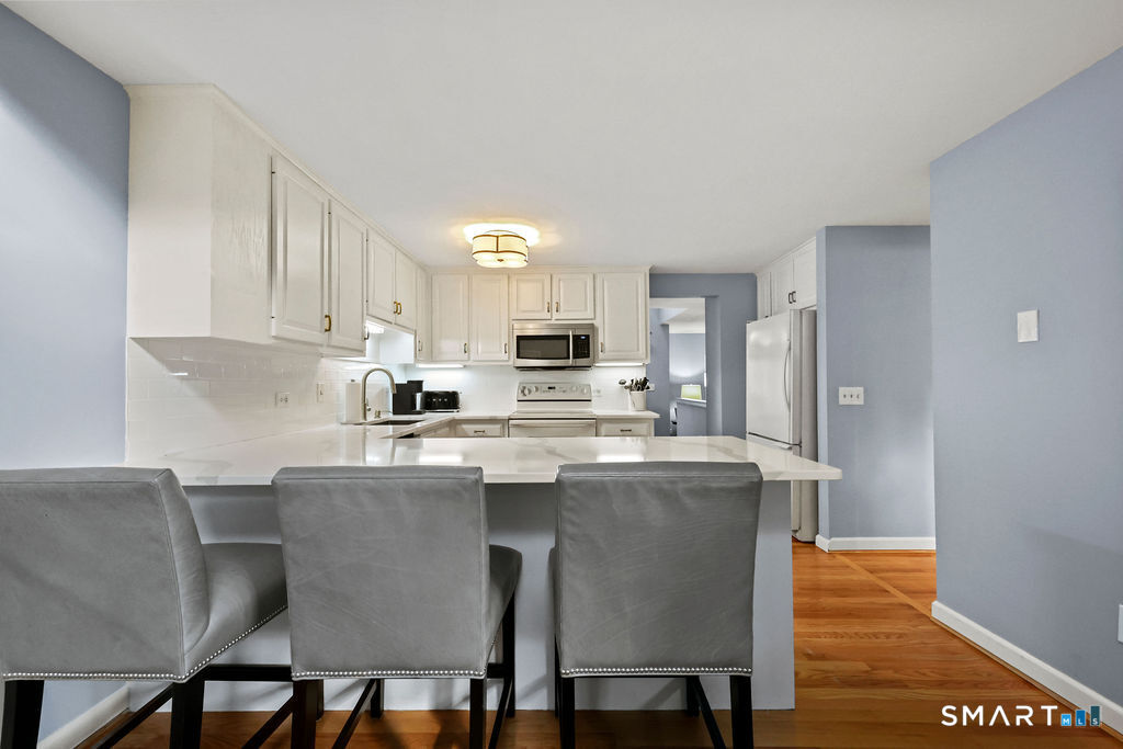 6 Copley Road, Unit 6 Glastonbury, CT 06073 - Photo 10 of 33