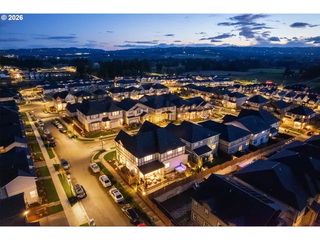 a view of an outdoor space