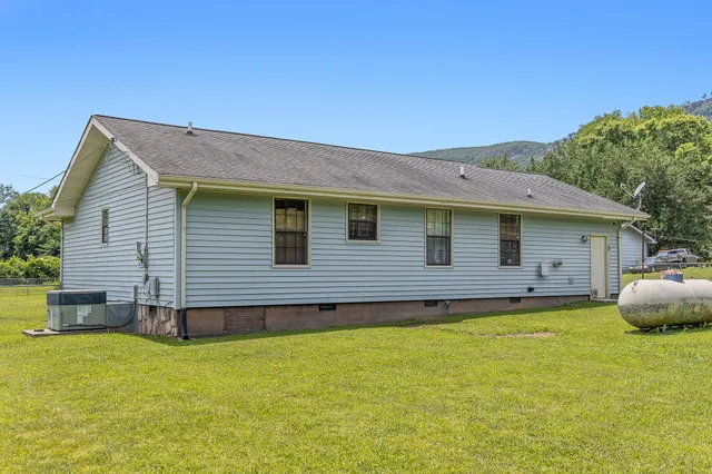 $225,000 | 270 Georgia Avenue, Whitwell, TN 37397