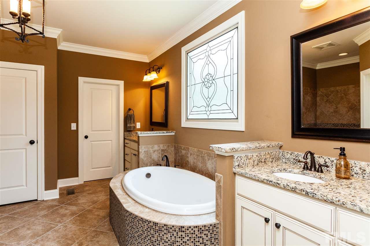1914 Kirkwood Ridge Drive Raleigh, NC 27612 - Photo 10 of 25 Gallery Image 10