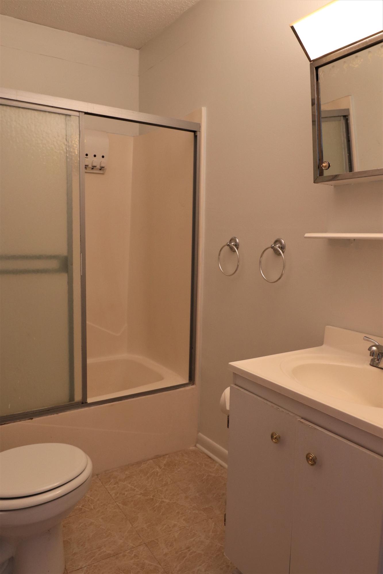 5347 Monterrey Road Crestview, FL 32539 - Photo 20 of 32 Additional Bathroom