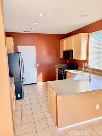 $3,000 | 1844 Paradise Way, San Jacinto, CA 92582