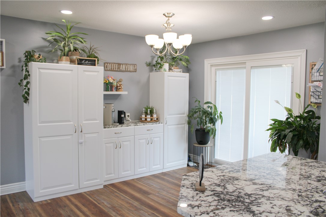 3981 North Northbrook Drive Decatur, IL 62526 - Photo 12 of 41 Gallery Image 12