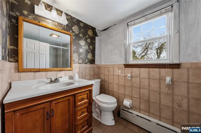 $585,000 | 305 Hillside Road, Elizabeth, NJ 07208