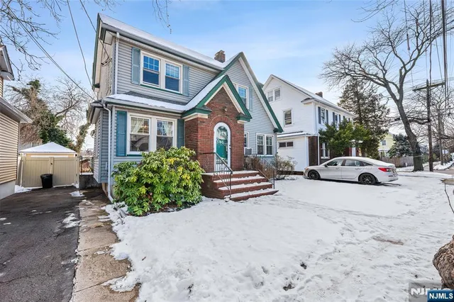 $585,000 | 305 Hillside Road, Elizabeth, NJ 07208