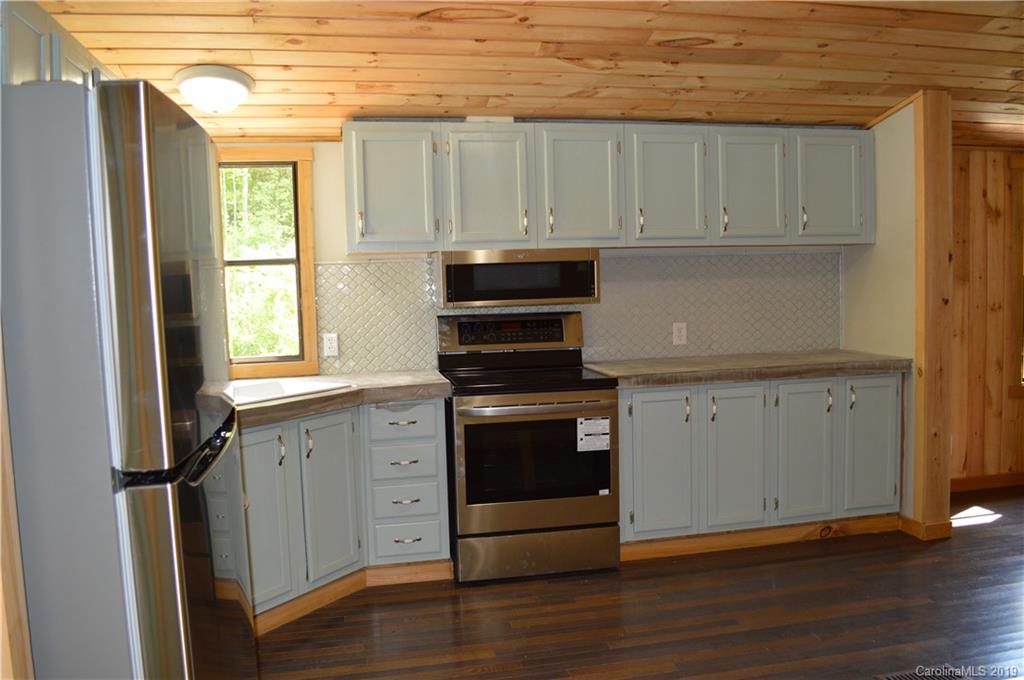 755 Jordan Branch Road Mars Hill, NC 28754 - Photo 8 of 18 Gallery Image 8