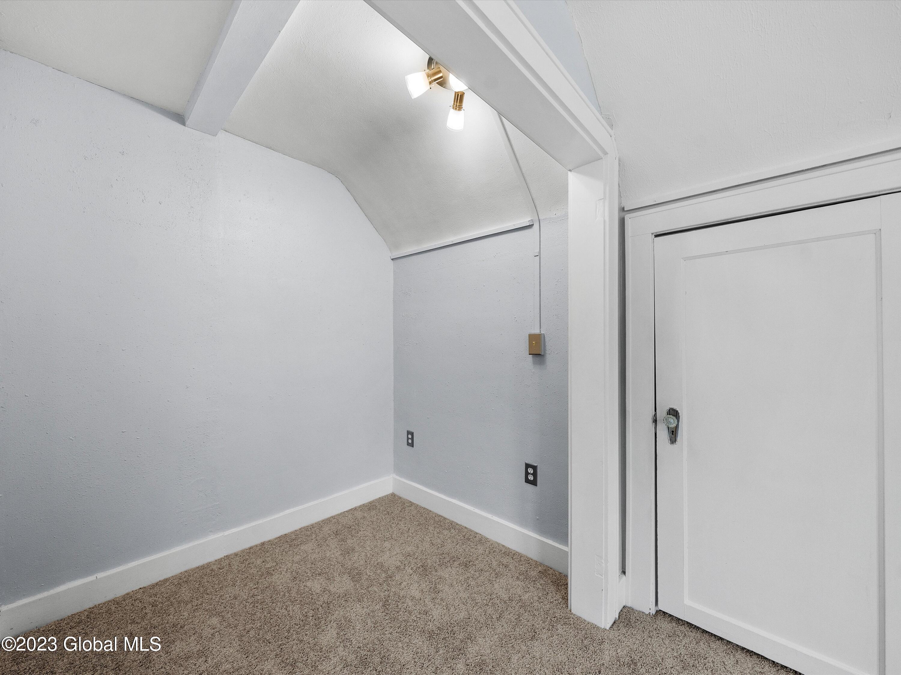 183 Menands Road Colonie, NY 12211 - Photo 23 of 35 22-AG100129