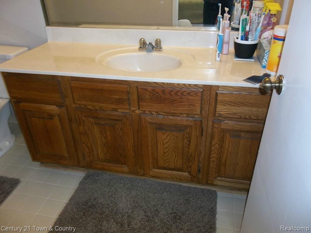 752 Hidden Ridge Drive Troy, MI 48083 - Photo 18 of 49 100_0902.jpg