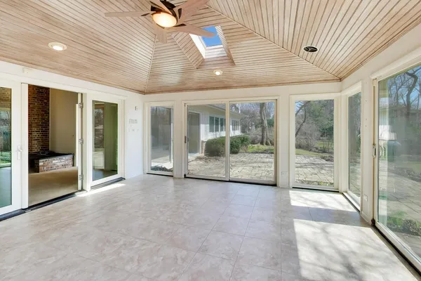 $1,025,000 | 900 Stonegate Drive, Highland Park, IL 60035